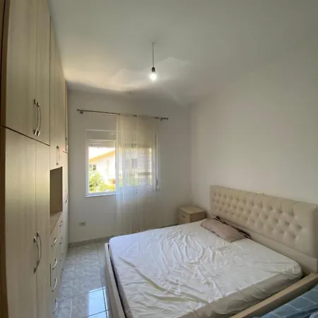 Salt & Apartment-near Beach-fast Wi-fi Durres