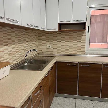 Salt & Apartment-near Beach-fast Wi-fi Apartment Durres